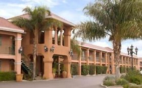Merced Inn & Suites